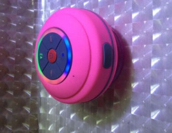 Waterproof Bluetooth Speaker Hands-Free Calling 5H Playtime 3W Output